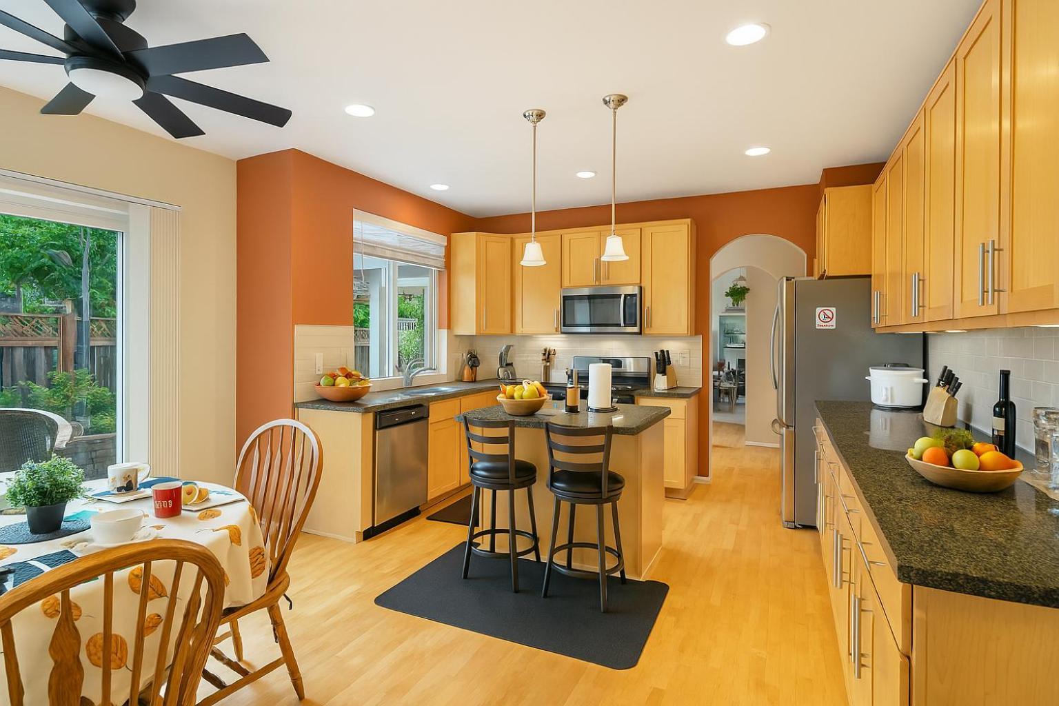 לינווד Entire House With Four Bedrooms, Hot Tub, Bbq, Private Backyard, Free Wifi And Parking, Near Seattle, Ev מראה חיצוני תמונה